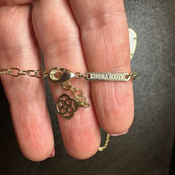 Kendra Scott Rae Ivory Mother of Pearl in gold tone necklace! - Picture 7 of 11